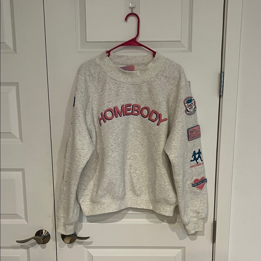 NWT Dandy Worldwide Homebody Patch Sleeve Sweatshirt in Heather Cream